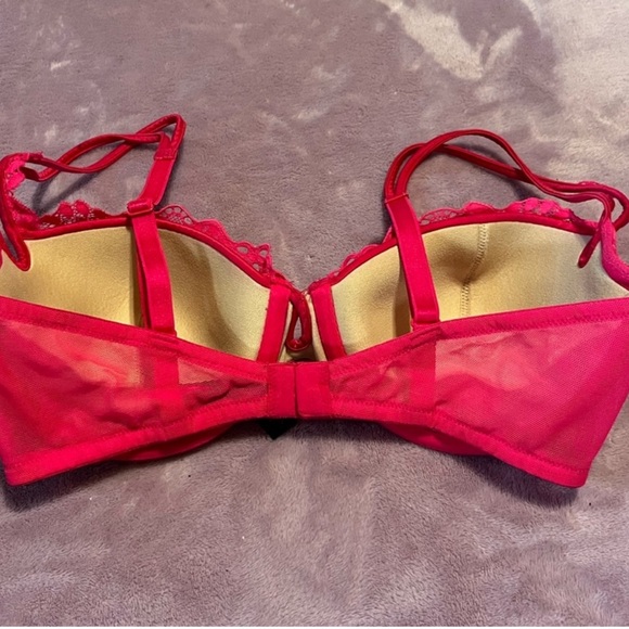 Victoria’s Secret Lightly Lined Demi - Picture 3 of 4